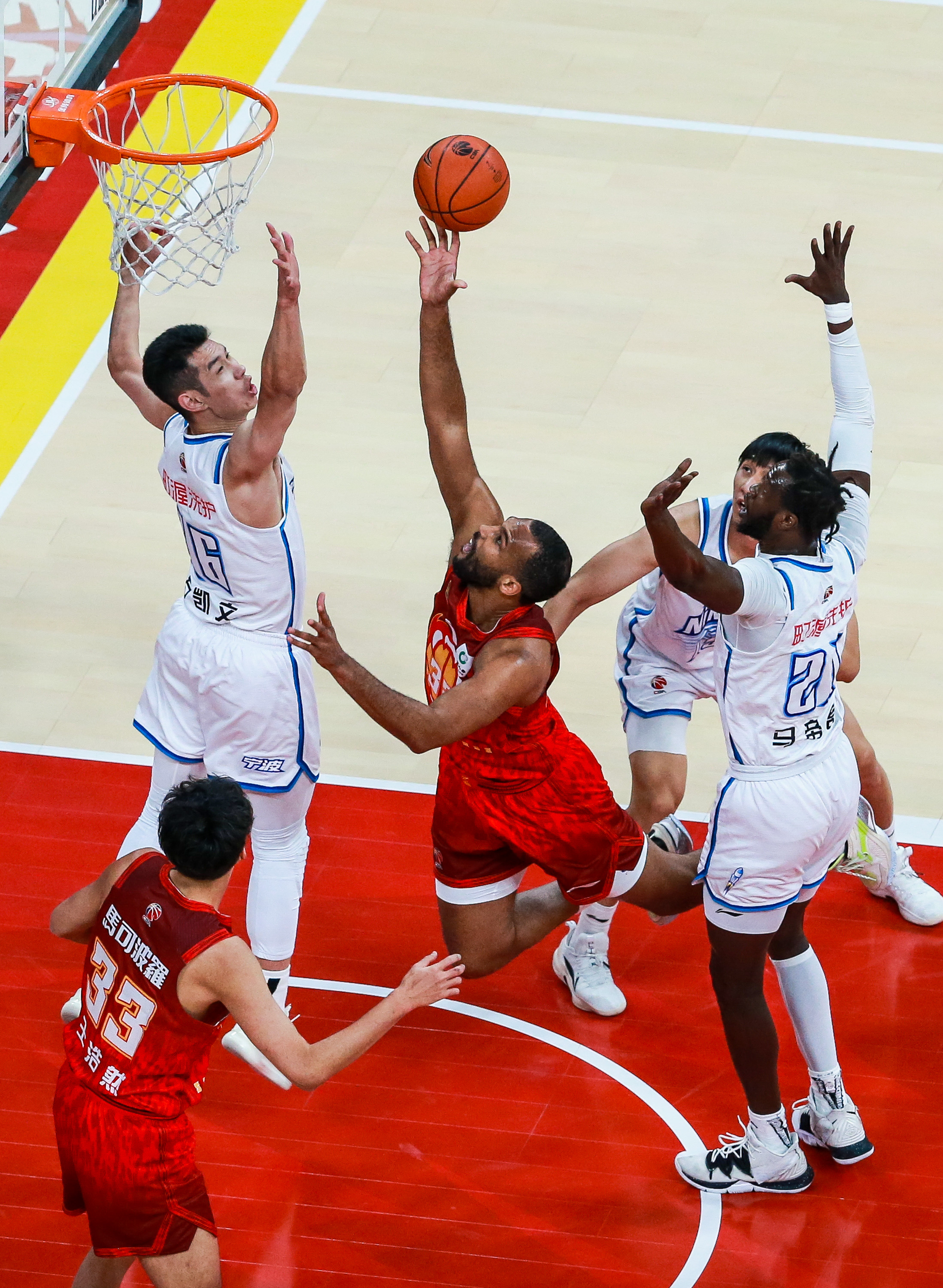 包含特色篮球主题巡展在全国范围内巡回，促进体育与文化融合的词条