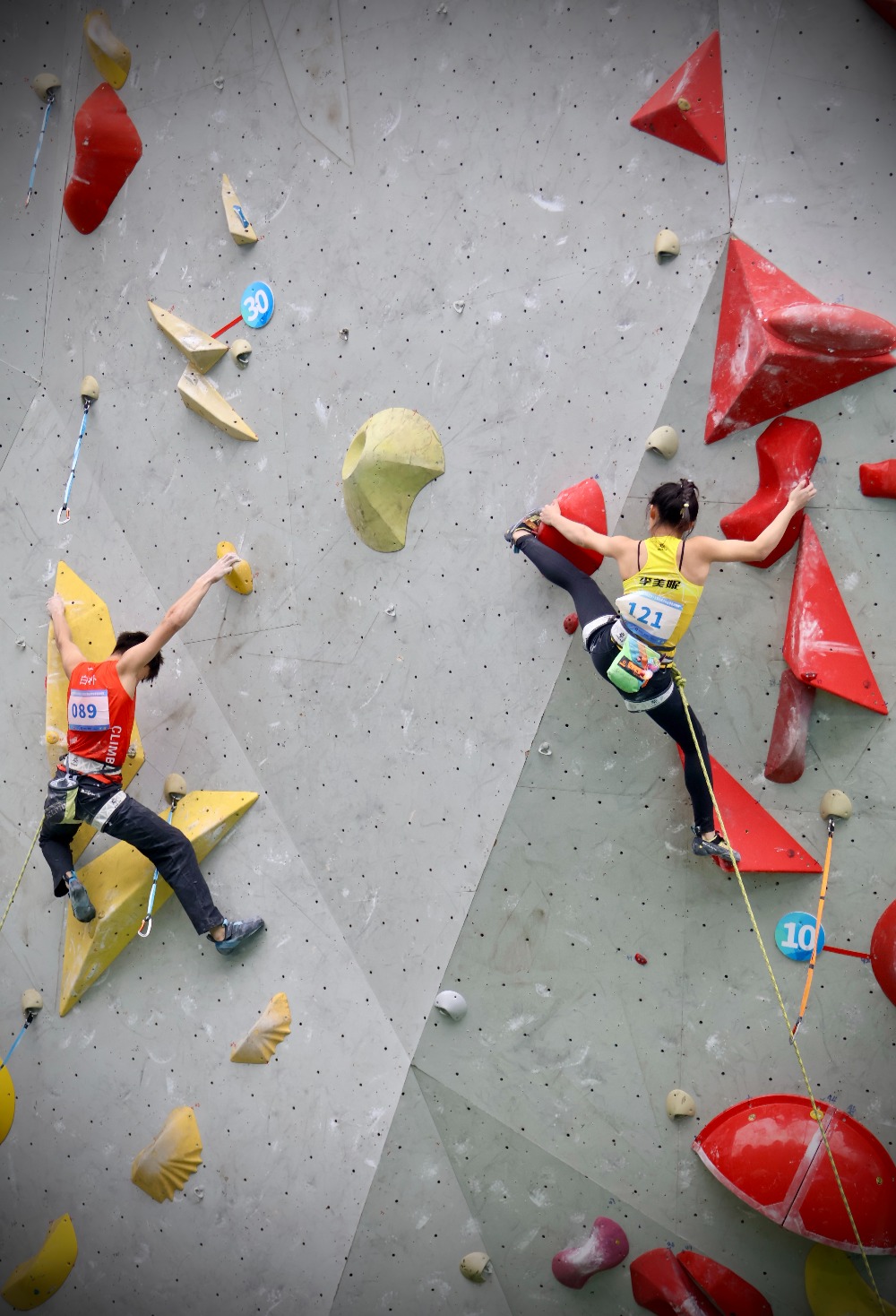 攀岩流珠挑战赛，突破极限的拼搏时刻的简单介绍