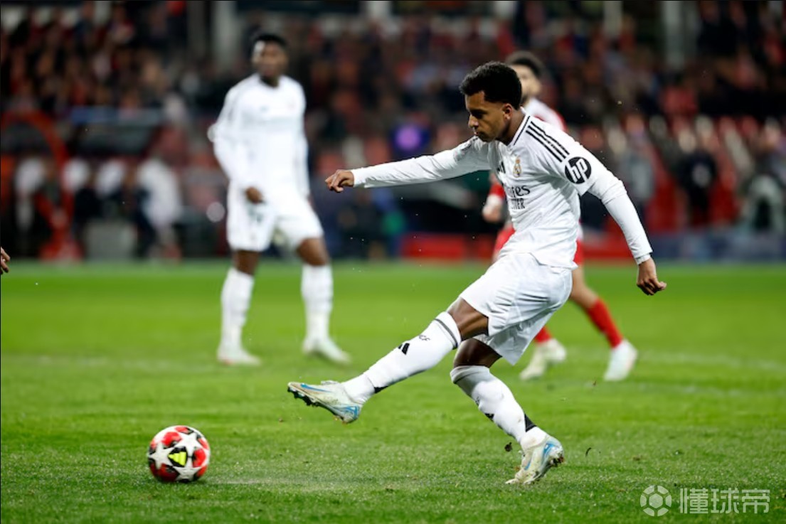 乐鱼体育app官方网站入口-西甲“天王”表现抢眼，精彩射门成为最佳瞬间的简单介绍