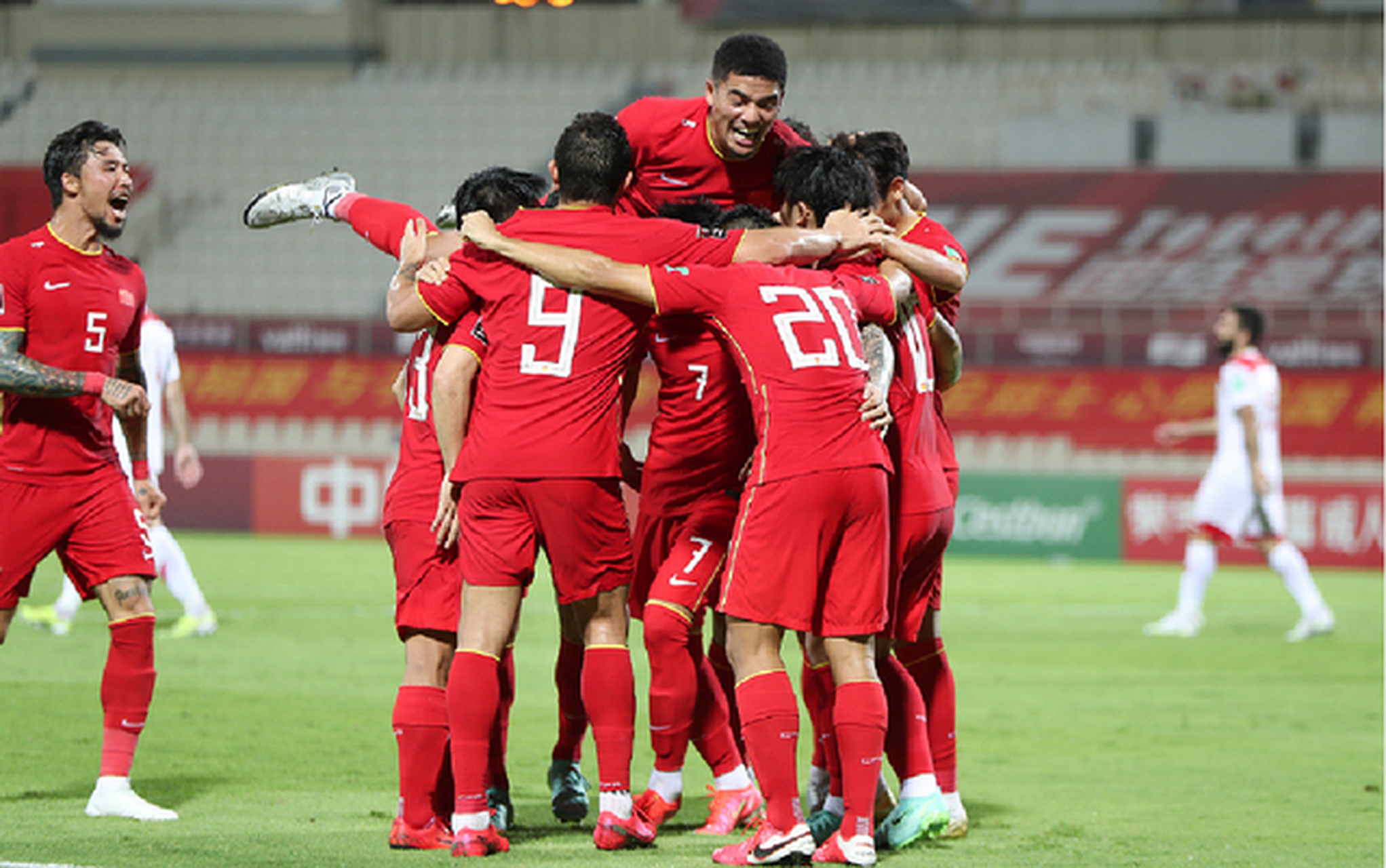 乐鱼体育官方登录网站-足球友谊赛：国家队备战世界杯