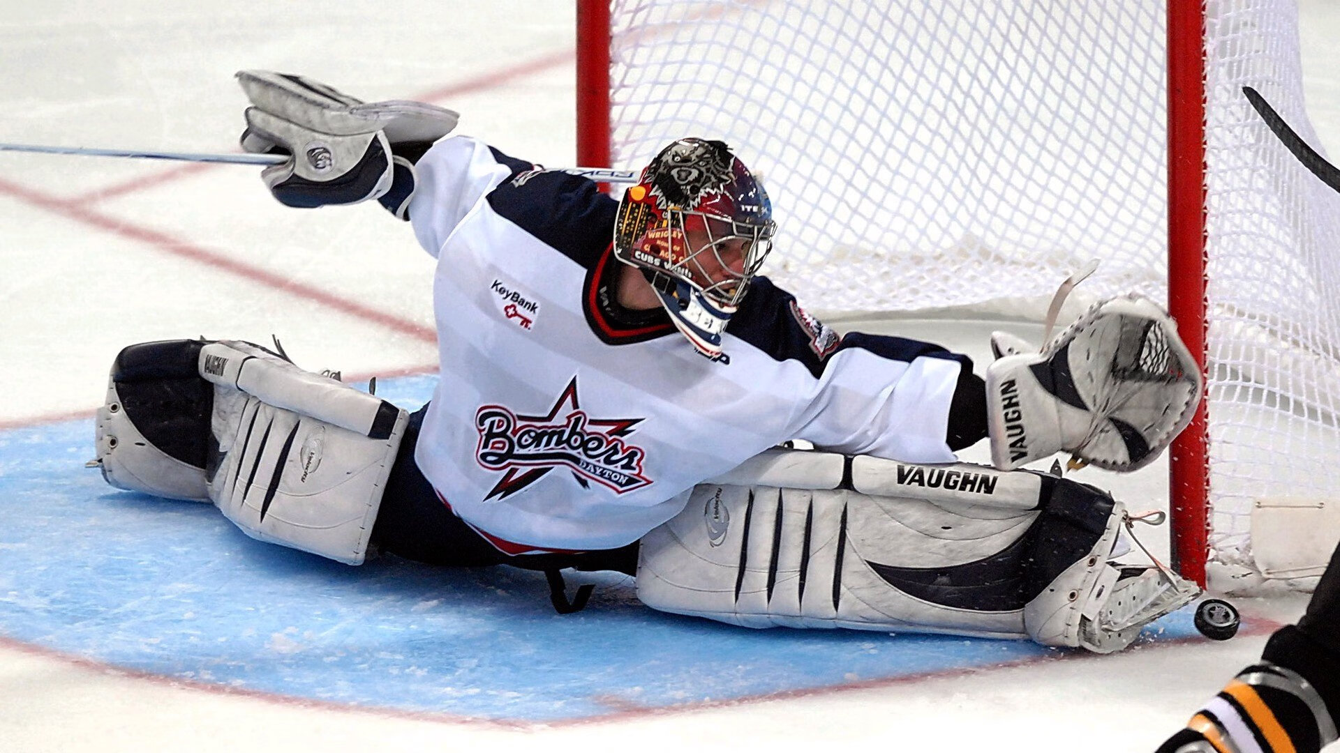 leyu乐鱼在线登录入口-美国队门将费尔南德斯在巴黎奥运会上展现出高水平的扑救能力，费尔南德斯 美网