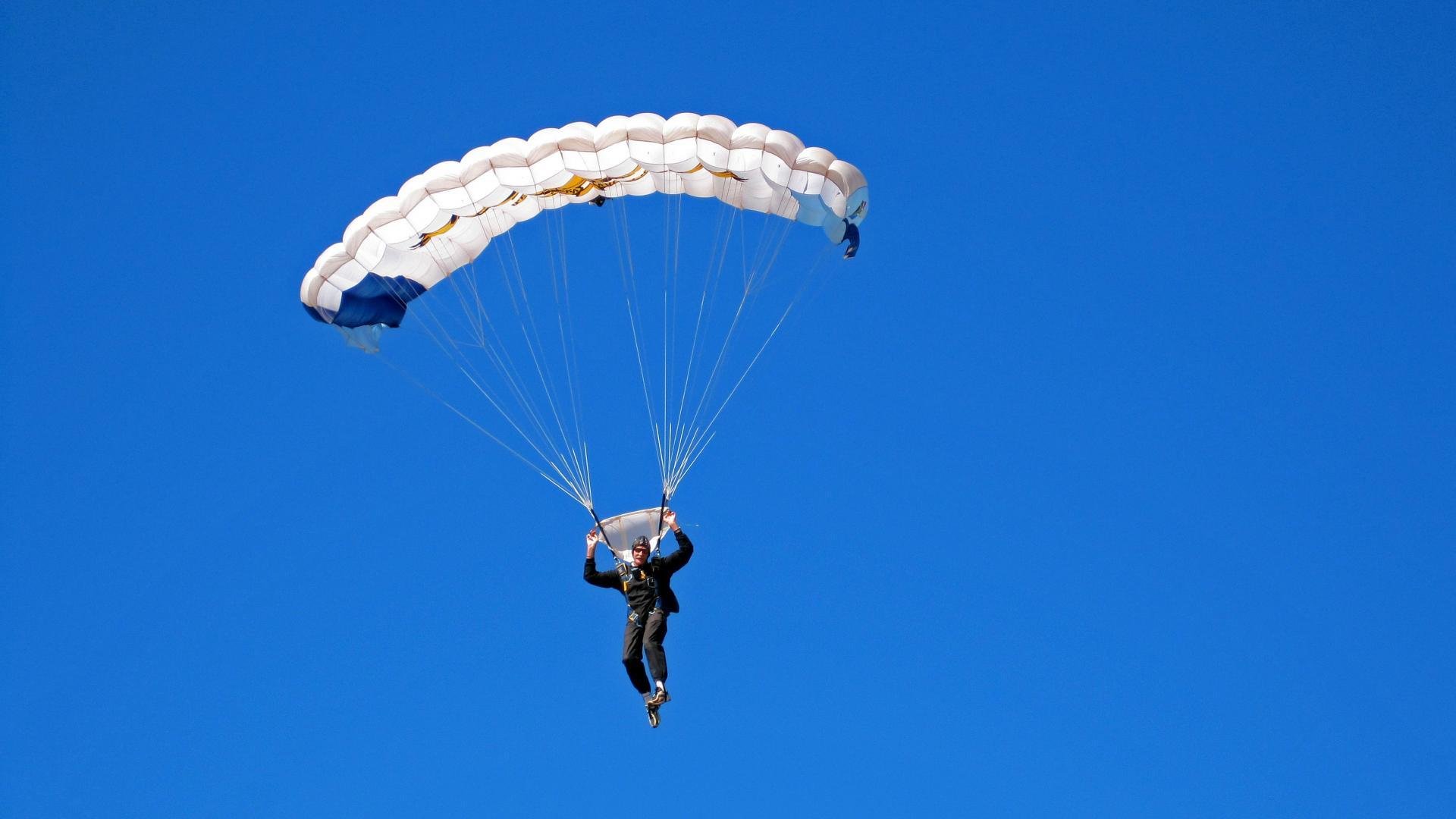 乐鱼游戏-英超裁判使用新高科技判罚工具，判罚更公正，英超裁判使用新高科技判罚工具,判罚更公正吗